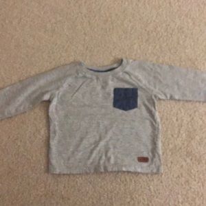 Grey long sleeve pocket shirt for toddlers 3T
